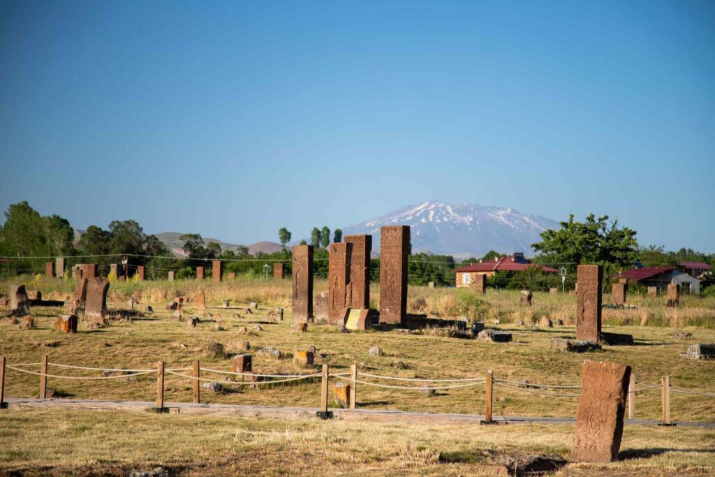 ahlat selcuklu mezarligi5