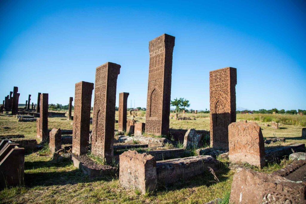 ahlat selcuklu mezarligi7