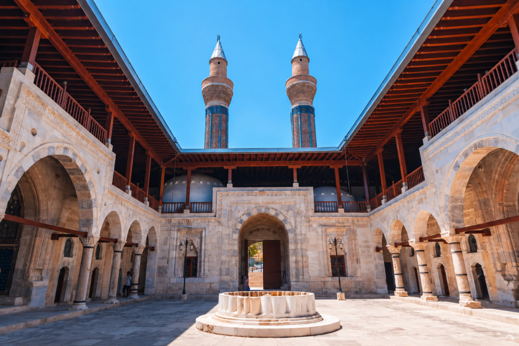 sivas gok medresiyi kim yaptırmis